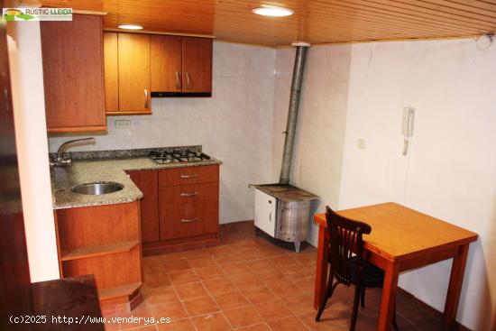 CASA (DE UNOS 200 M2) CON TERRAZA (DE UNOS 6 M2) EN SANTA COLOMA DE QUERALT. - TARRAGONA