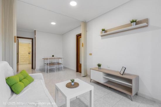 APARTAMENTO DE 1 DORMITORIO EN TORREVIEJA CON PISCINA COMUNITARIA CERCA DE LA PLAYA - ALICANTE