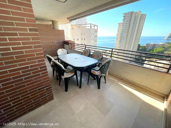  SE VENDE PISO DE 3 DORMITORIOS EN BENDORM PONIENTE CON VISTAS AL MAR Y GARAJE - ALICANTE 