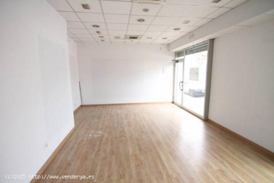 Local comercial en alquiler en Plaça Catalunya - BARCELONA