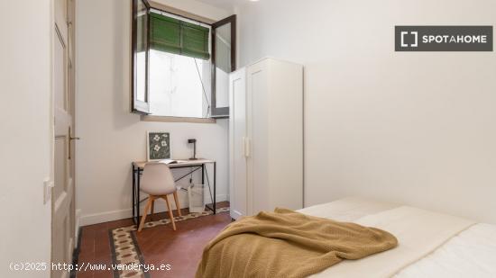 Habitación en piso compartido en barcelona. - BARCELONA