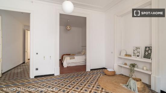 Habitación en piso compartido en barcelona. - BARCELONA