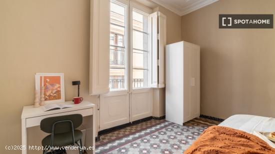 Habitación en piso compartido en barcelona. - BARCELONA