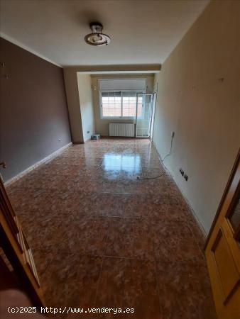 ¡Vive en Barberà del Vallès! Piso de 3 dormitorios en venta - BARCELONA