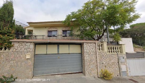 Se vende casa OKUPADA en Tordera (Barcelona) - BARCELONA