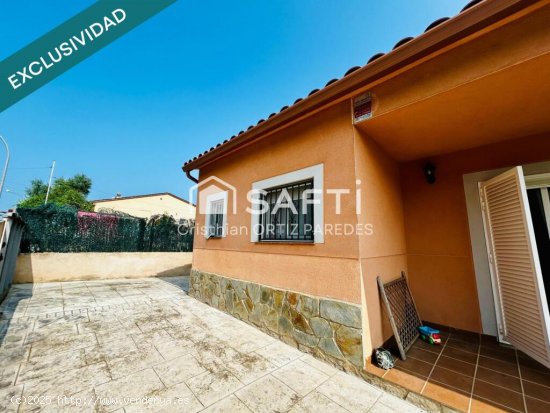 Se vende casa con piscina en urb. Lloret Blau