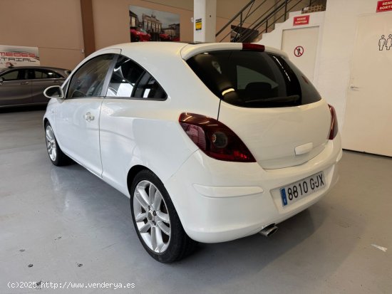 Opel Corsa CMon 1.4 - Reus