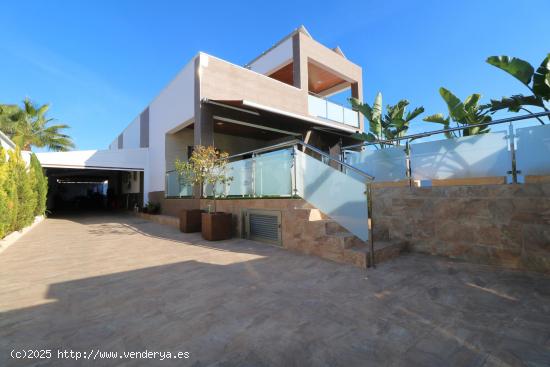 CHALET INDEPENDIENTE EN TORRETA FLORIDA - ALICANTE