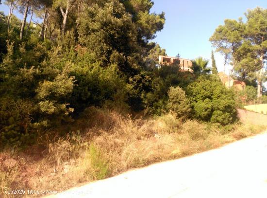 Espectacular terreno que da a dos calles, en Corbera de Llobregat, cerca Hotel Can Fisa. - BARCELONA